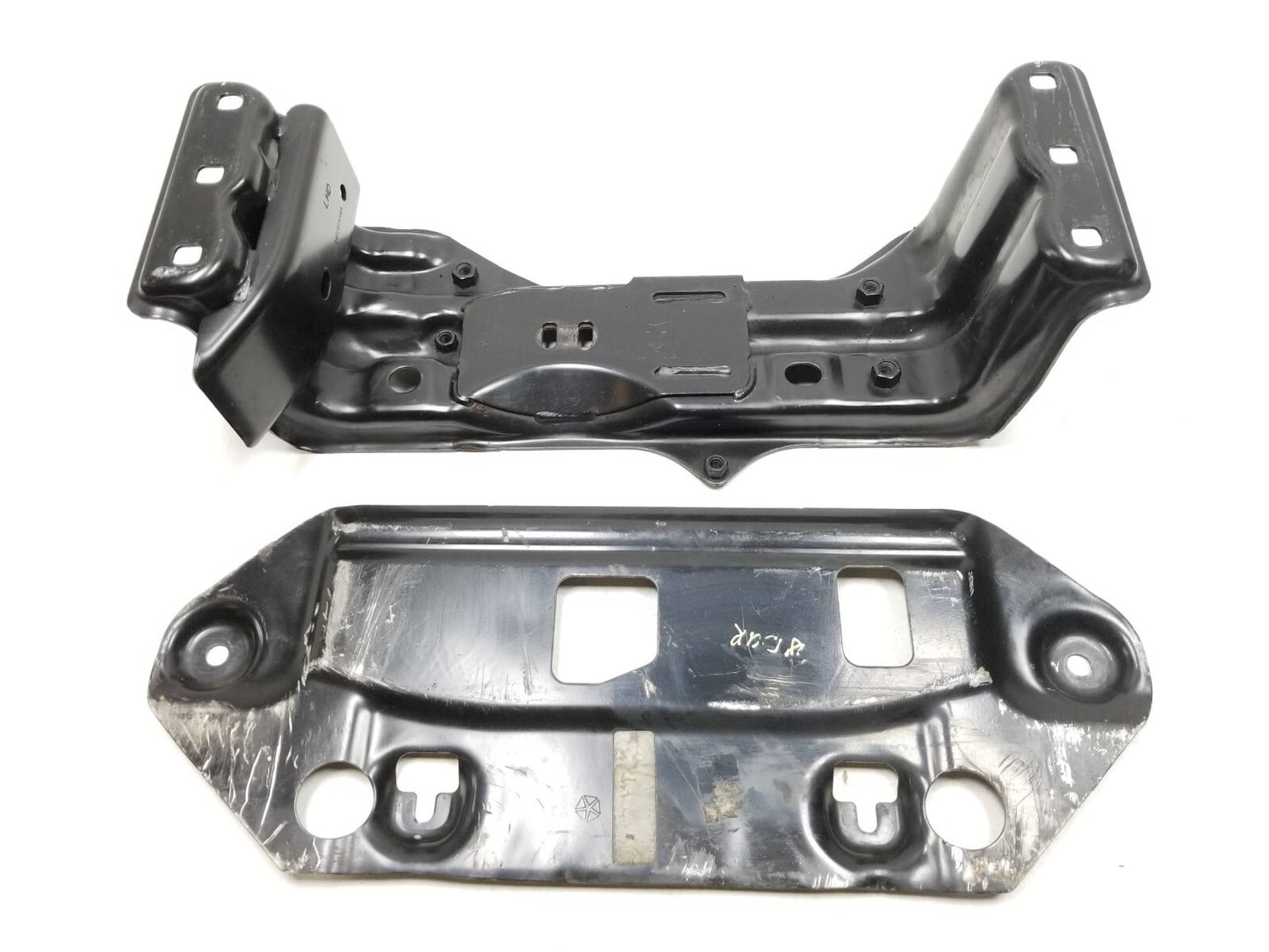2018 Dodge Durango Automatic Transmission Mount Support Bracket 2pcs OEM