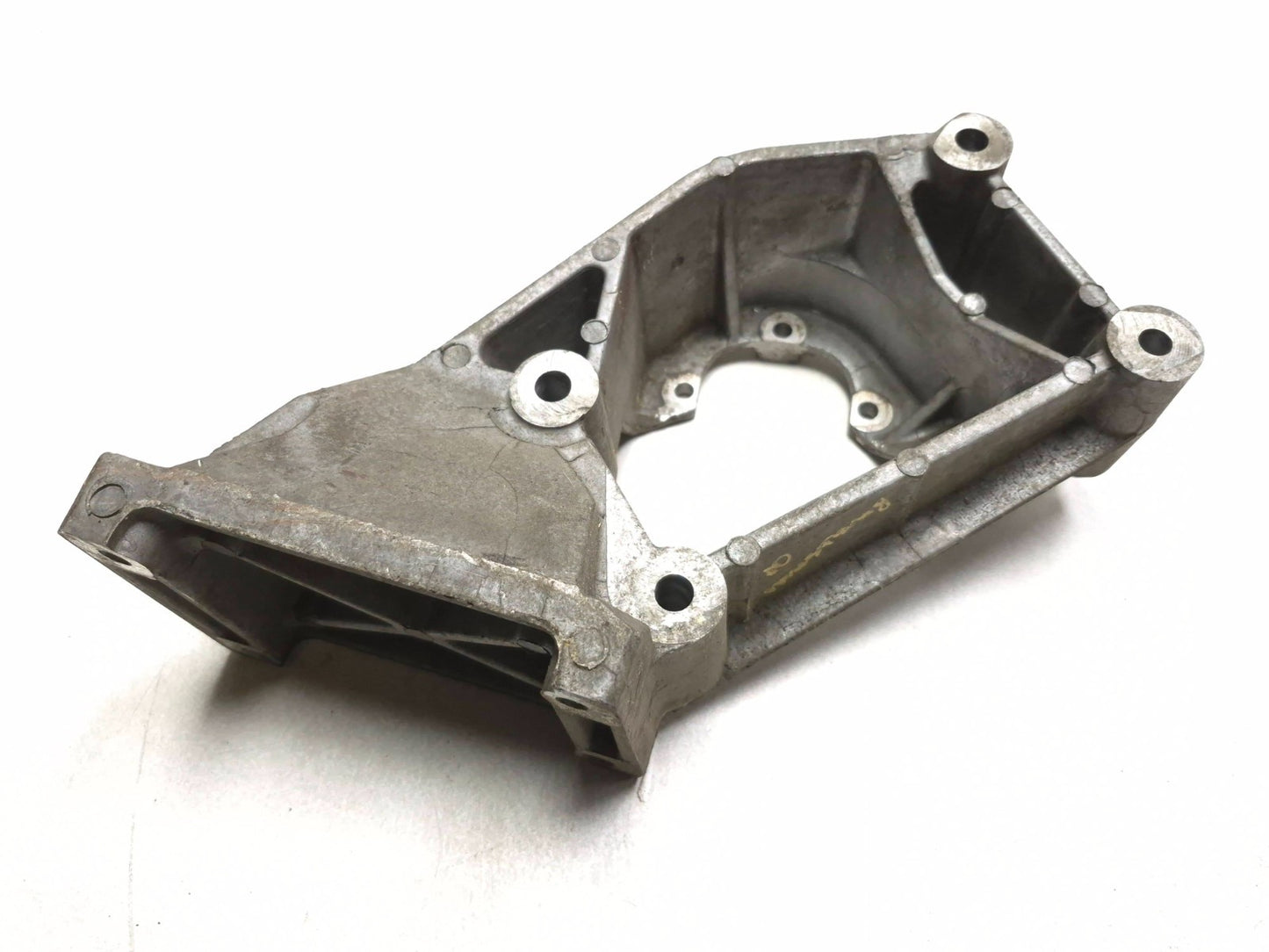 2010 Ford Mustang 4.0l Power Steering Pump Bracket OEM