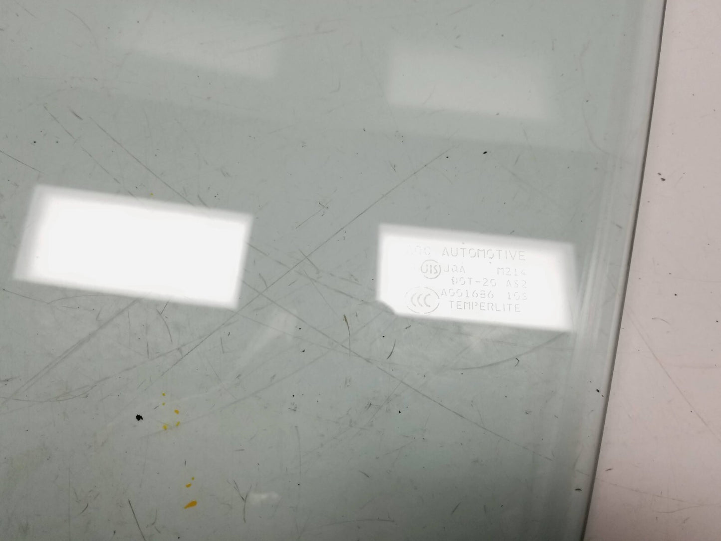 2013 Nissan Juke Door Window Glass Front Driver Side Left OEM