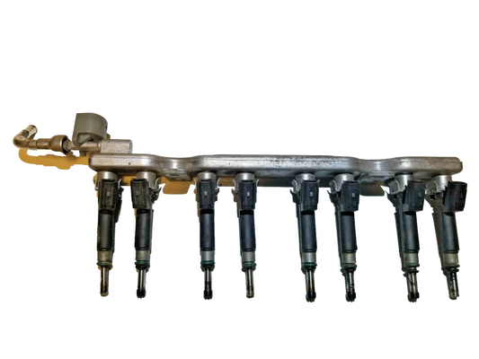2016 Nissan Versa 1.6l Fuel Rail W/ Injector Assy OEM