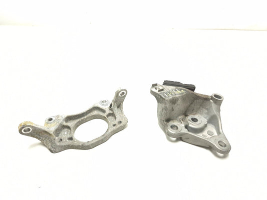 2018 Nissan Altima Front Engine Mount Bracket Left & Right Pair OEM