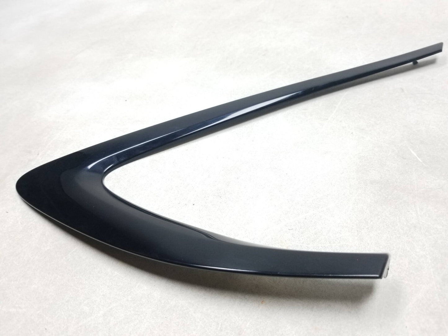 2015 Chrysler 200 Rear Quarter Glass Trim Molding Driver Side Left OEM
