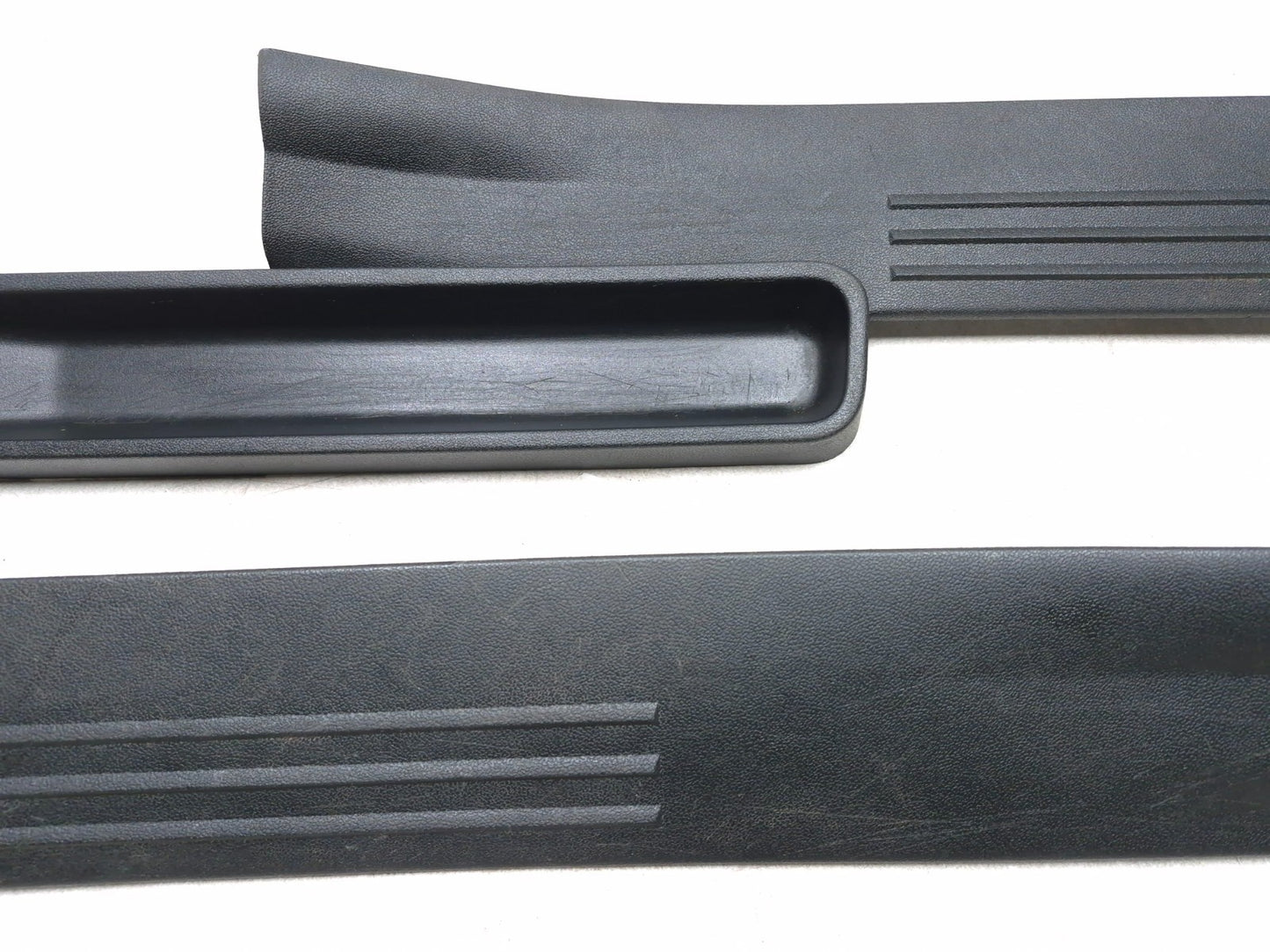 2013 Dodge Grand Caravan Front Door Sill Scuff Plate Left & Right Pair Oem✅