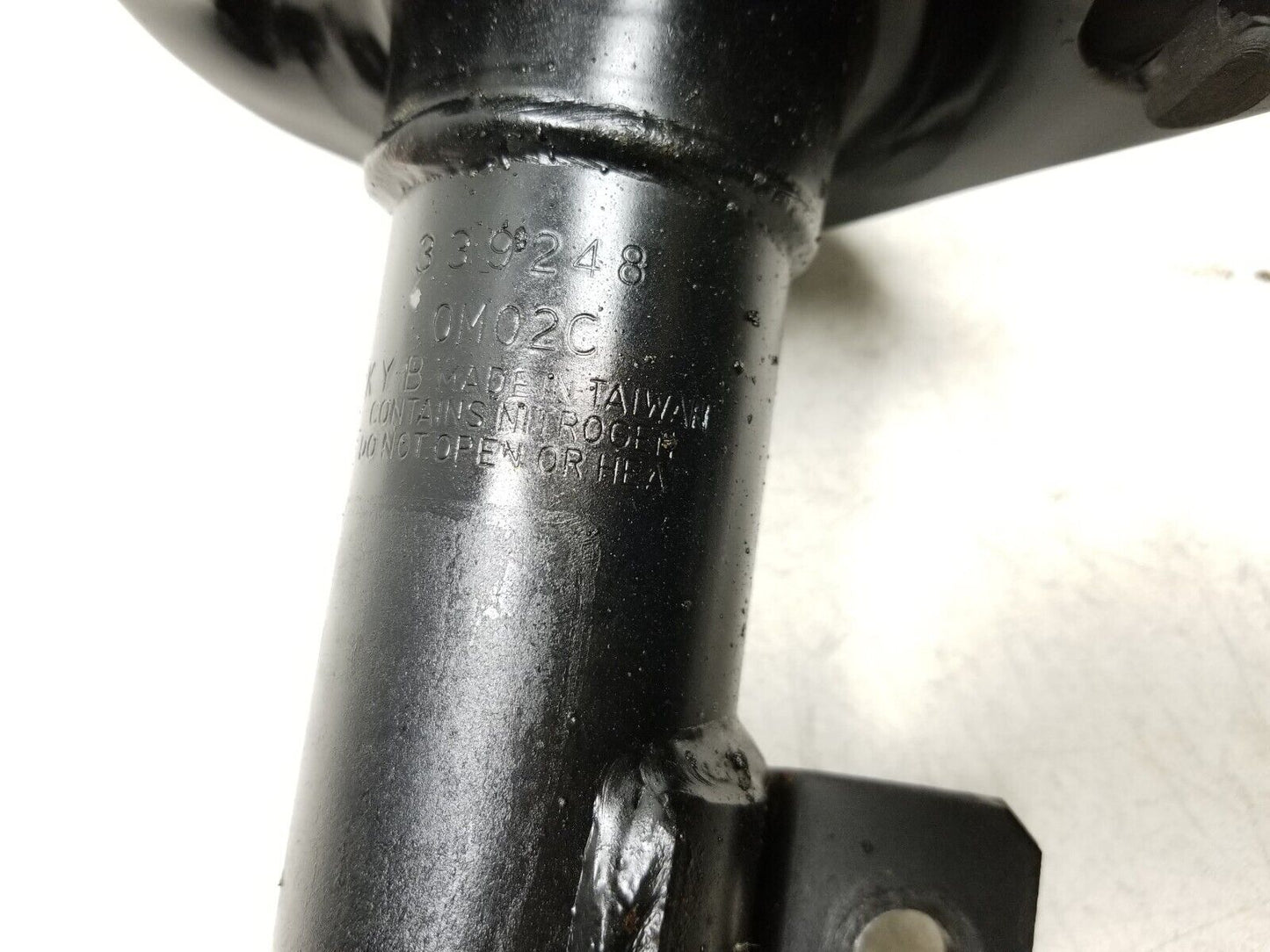 2011 - 2014 Chrysler 200 Front Shock Absorber Left & Right 2.4l *aftermarket*