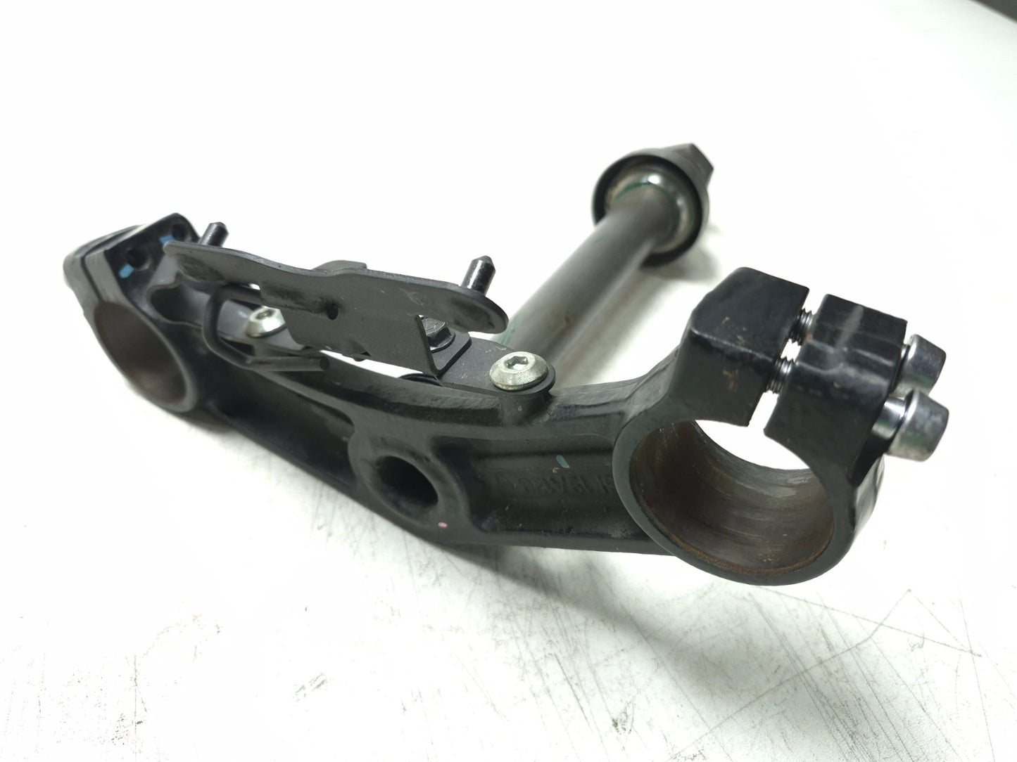 2019 Kawasaki Z400 Er400d Front Fork Lower Triple Tree OEM
