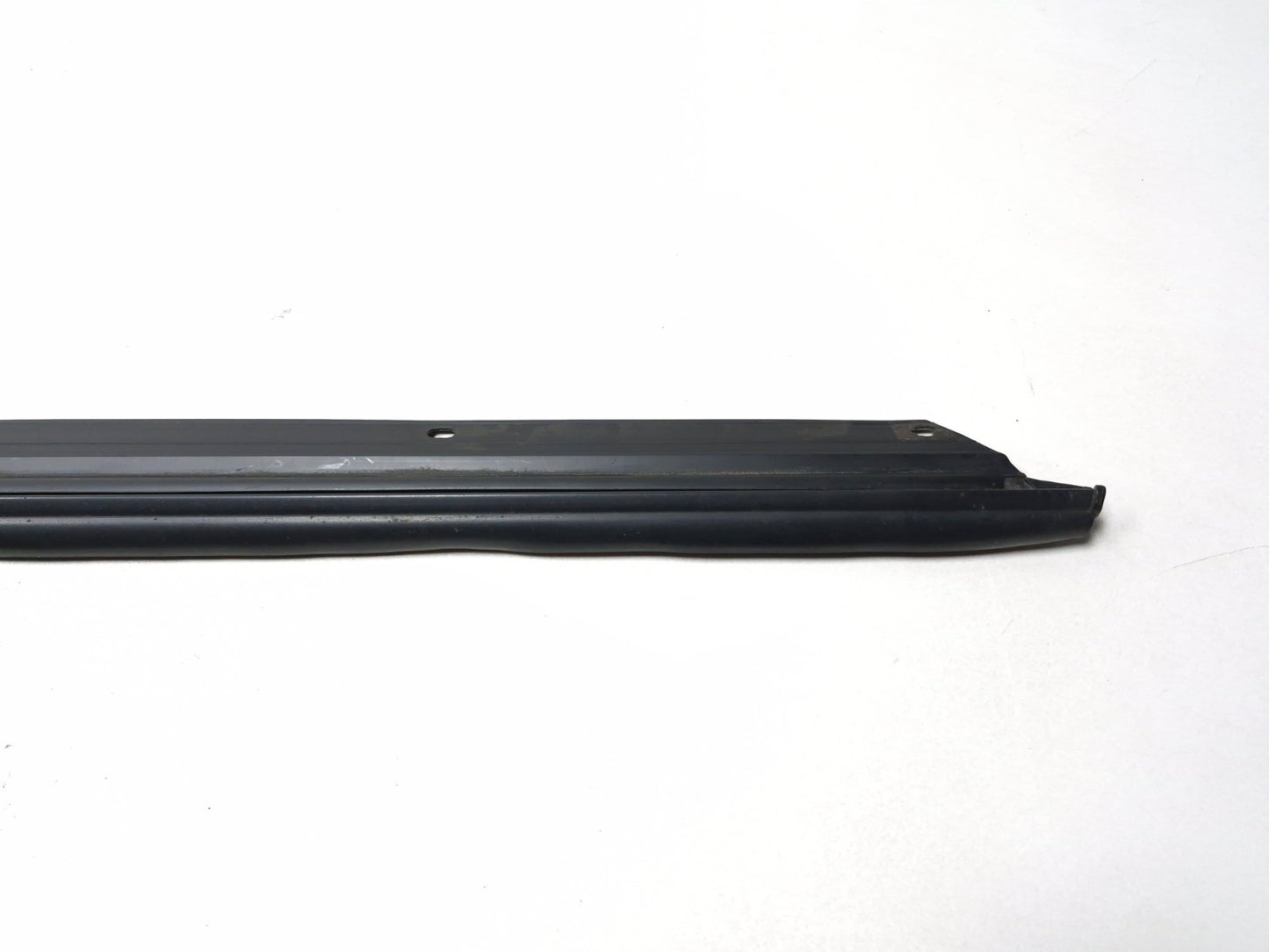 2012 Nissan Rogue Door Seal Gasket Lower Front Passenger Side Right OEM