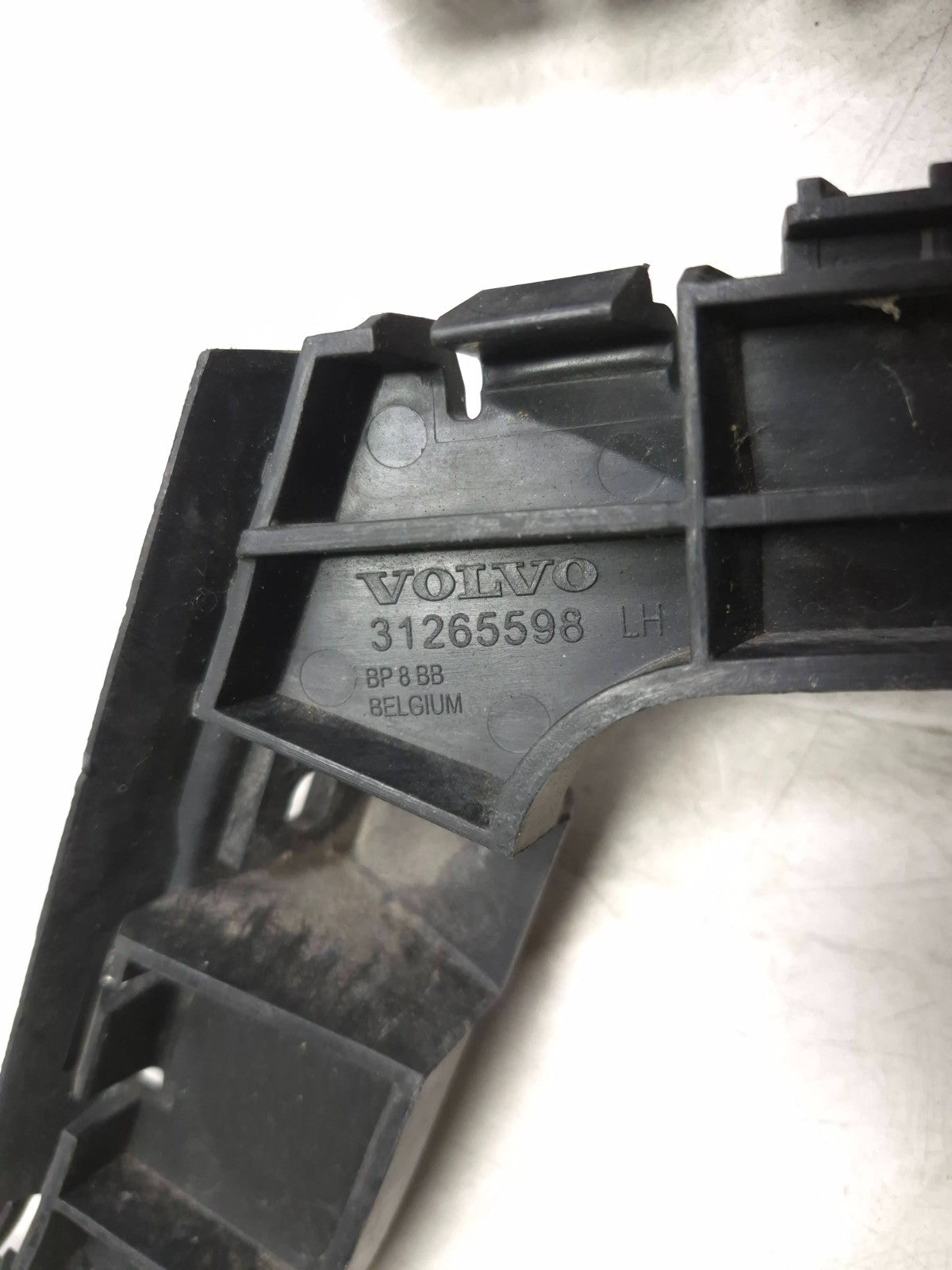 2011 Volvo S40 Rear Bumper Support Bracket Left & Right OEM