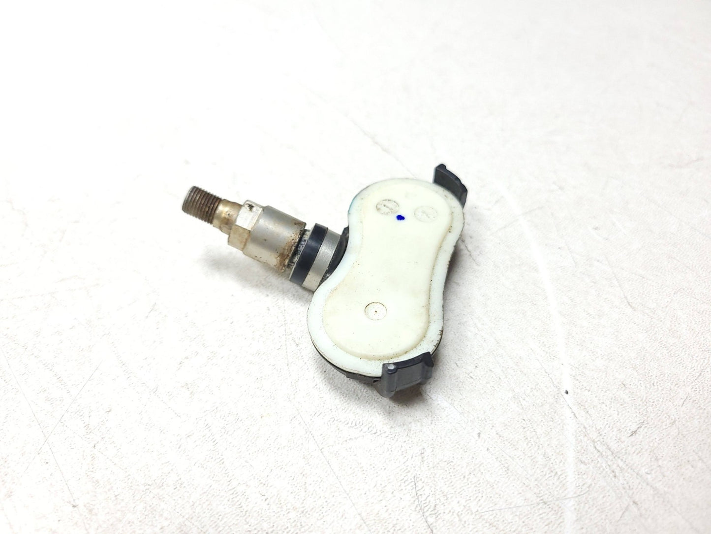 06 - 09 Hyundai Tucson 52933-2f000 Tpms Tire Pressure Monitor Sensor 2pcs OEM