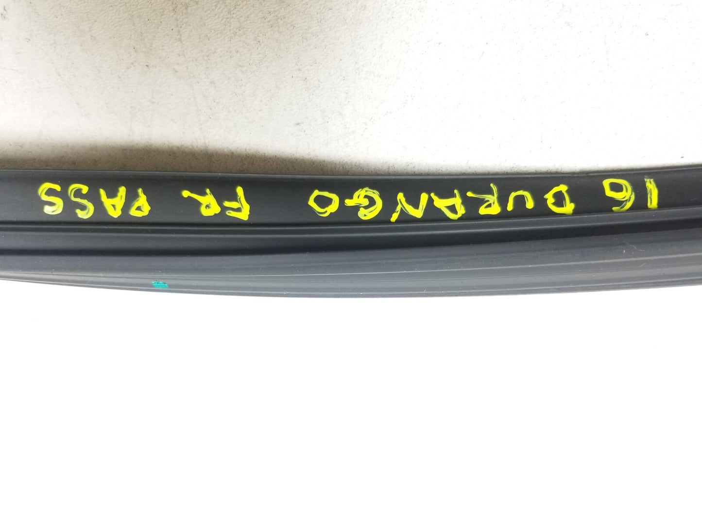 2016 Dodge Durango Front Door Window Belt Seal Passenger Side Right OEM