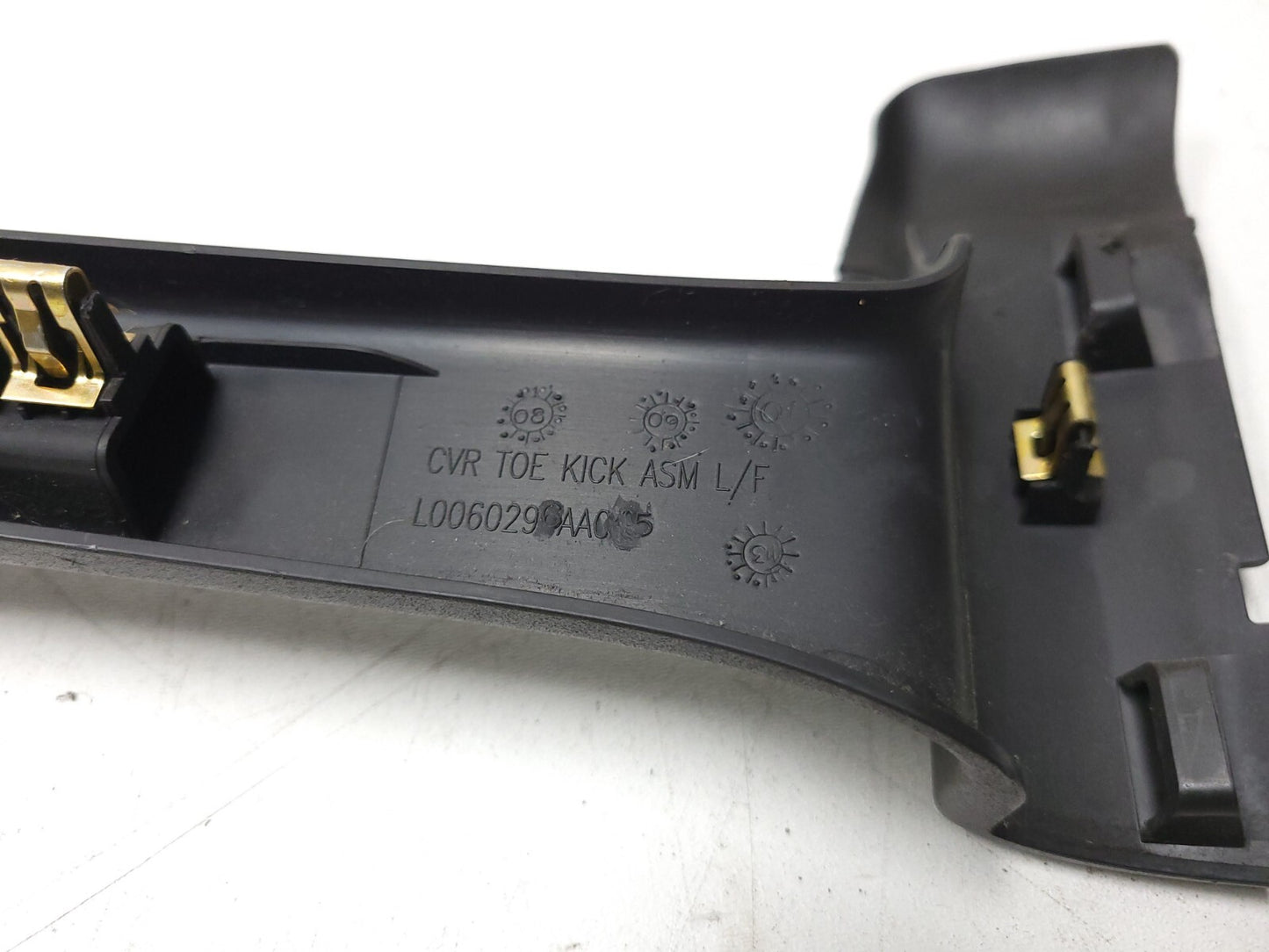 2013 Chevrolet Suburban Seat Side Trim Front Passenger Side Right OEM