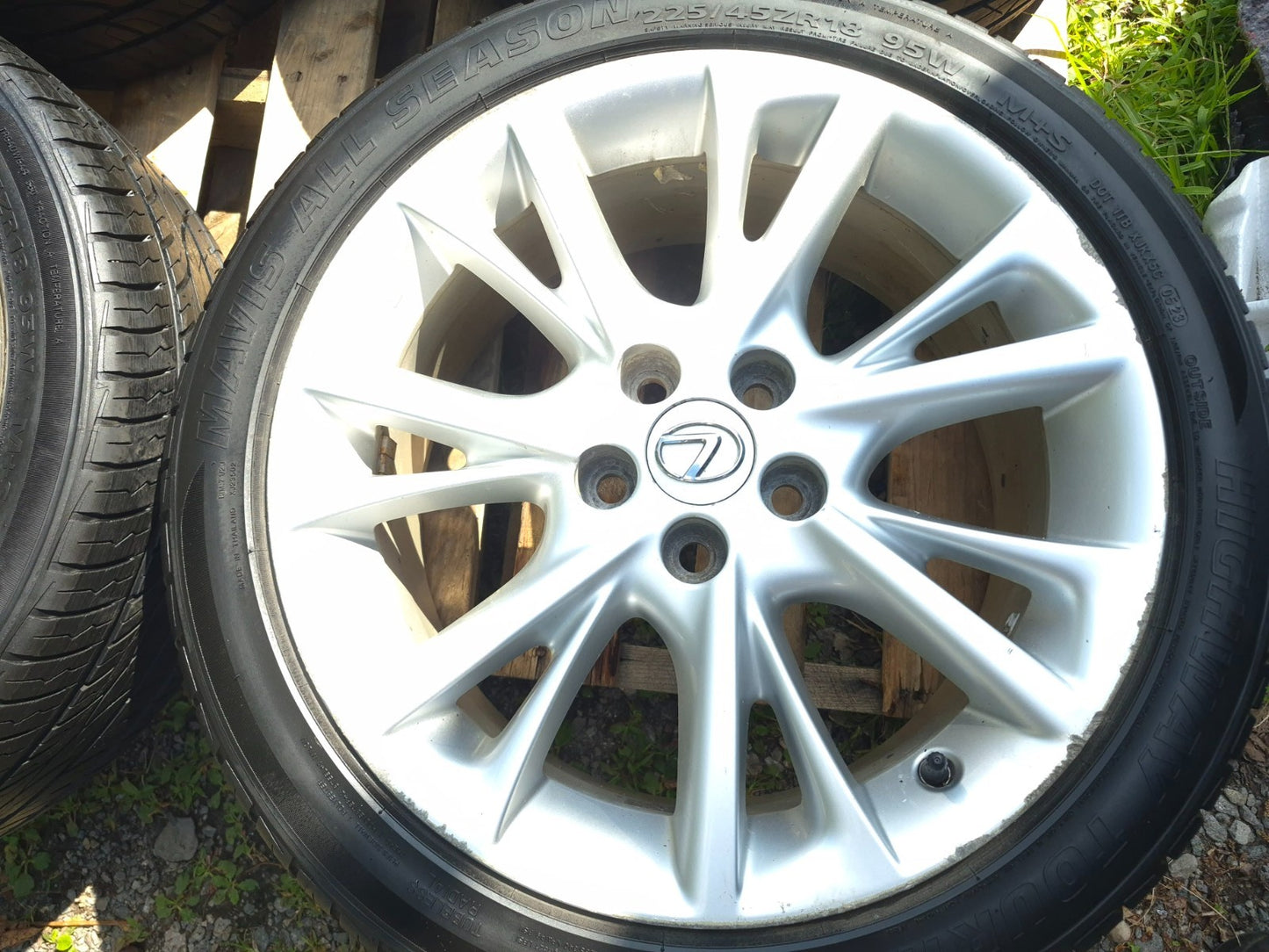 2010 Lexus Hs250h Wheel Rim W/ Tire 225/45/r18 18x7.5j Et39 7/32 4 Pcs OEM