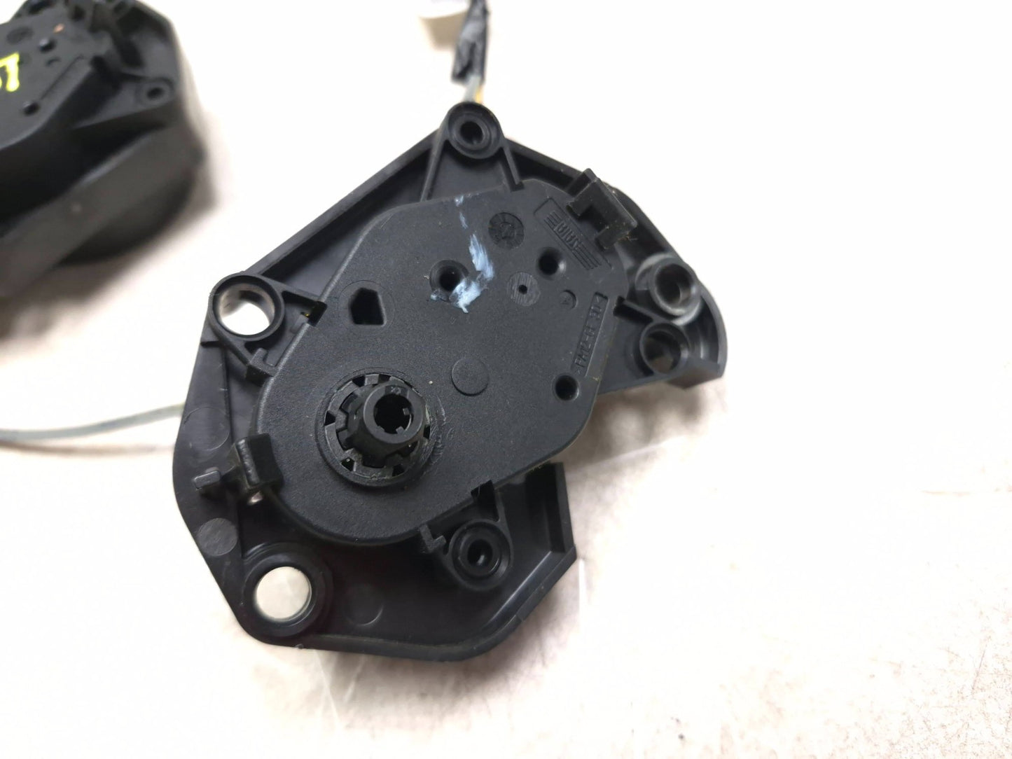 2007 Saab 9-5 Aero Heater Vent Flap Control Actuator Motor 2pcs OEM