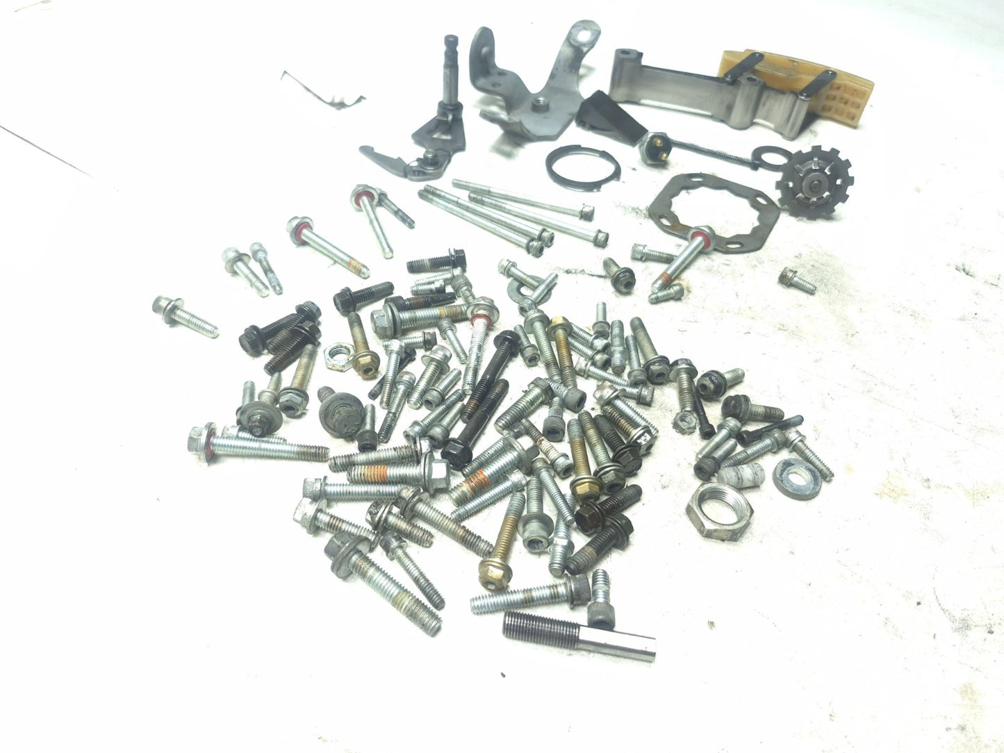 2016 Harley Davidson Dyna Street Bob Fxdb Engine Motor Miscellaneous Bolts OEM
