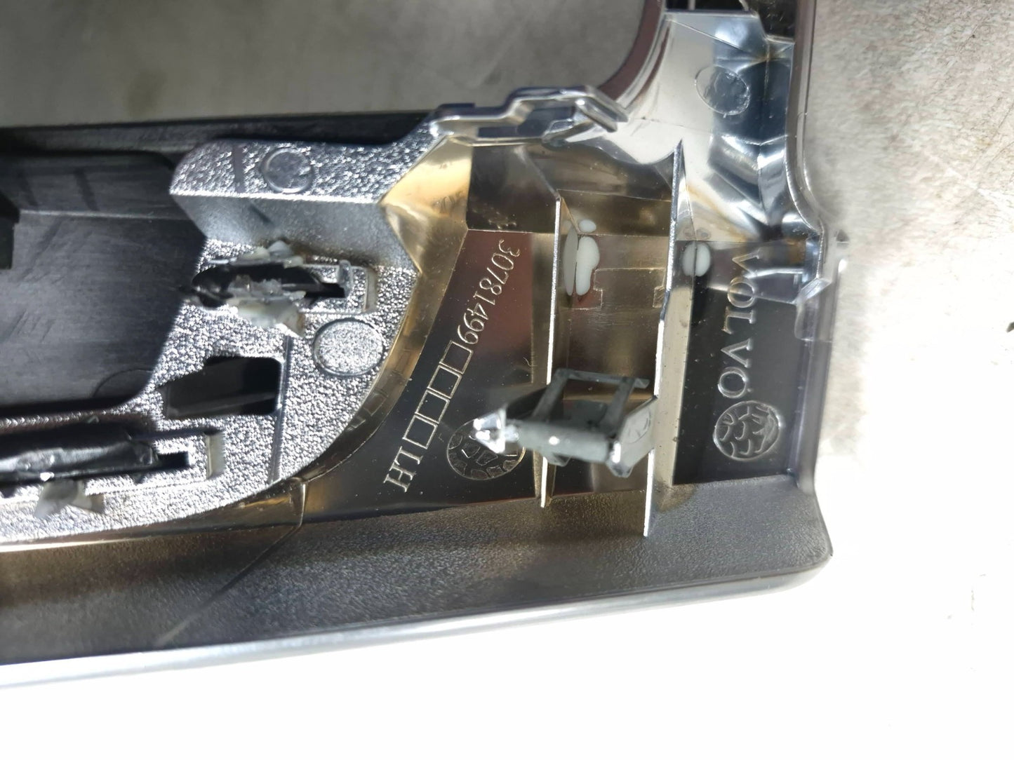 2013 Volvo S60 Center Console AC Climate Control Radio Switch Panel OEM
