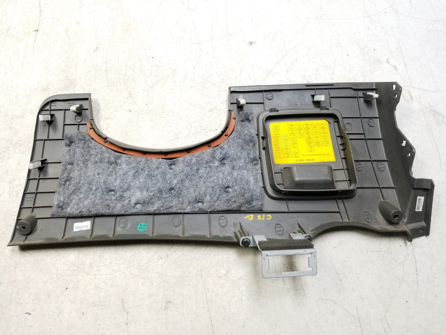2011 - 2013 Kia Sportage Dash Lower Trim Panel Driver Side Left OEM