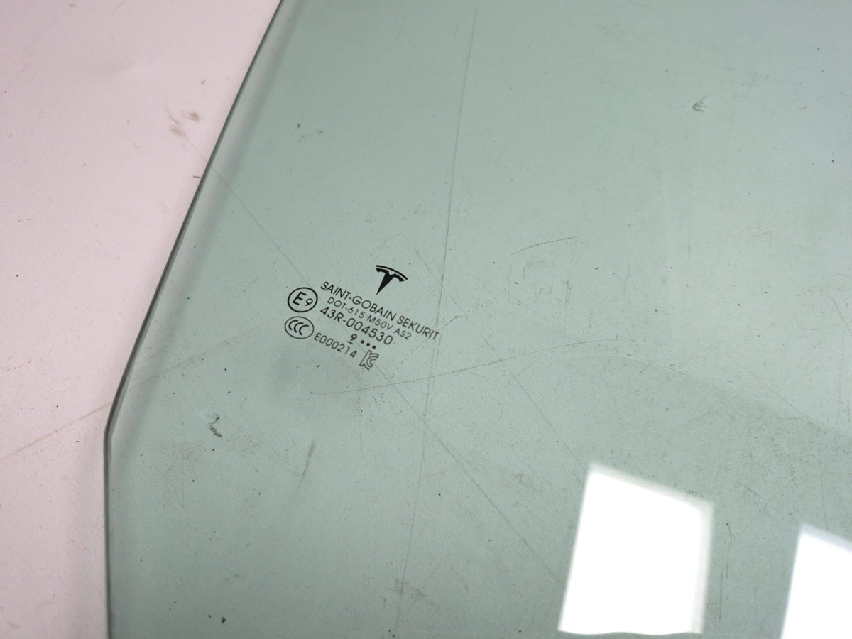 2020 Tesla Model 3 Front Right Passenger Door Window Glass *single Pane* OEM