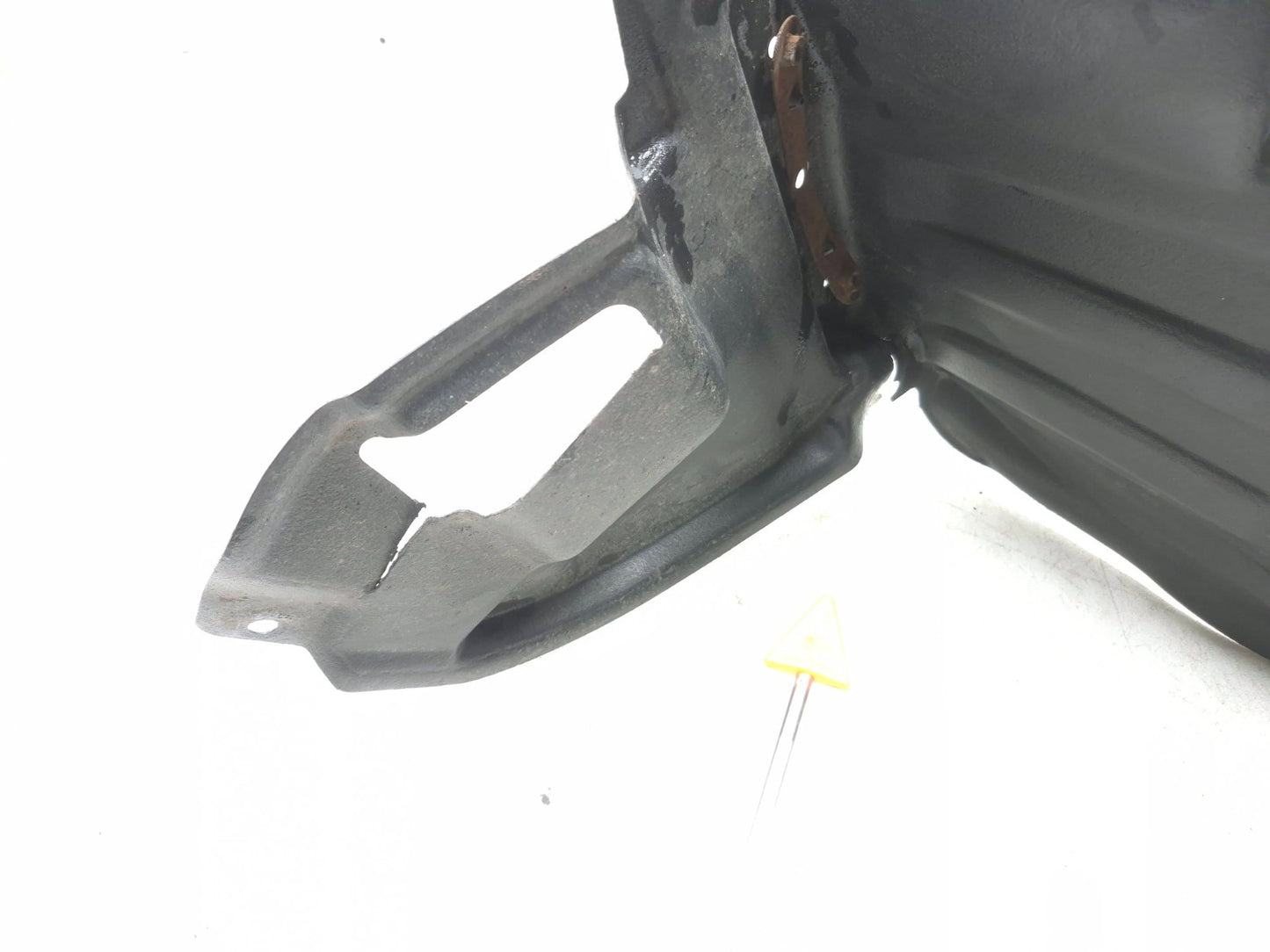 2004 Toyota Corolla Front Fender Liner Splash Shield Left & Right OEM