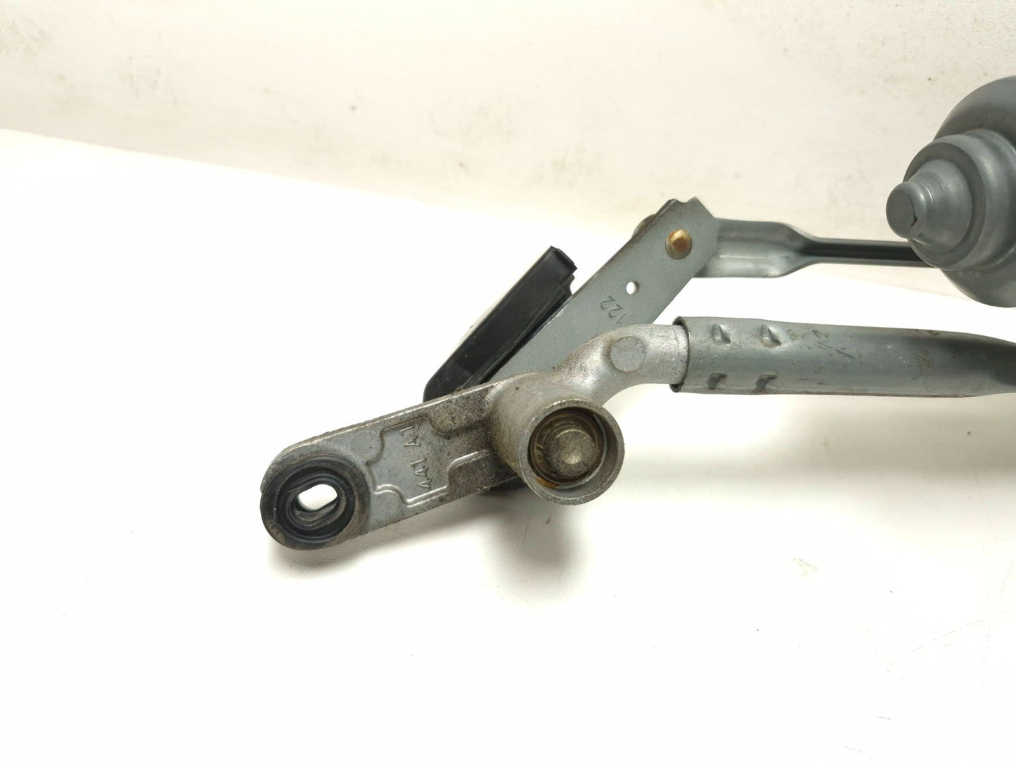 2012 Hyundai Sonata Windshield Wiper Motor W/ Linkage OEM