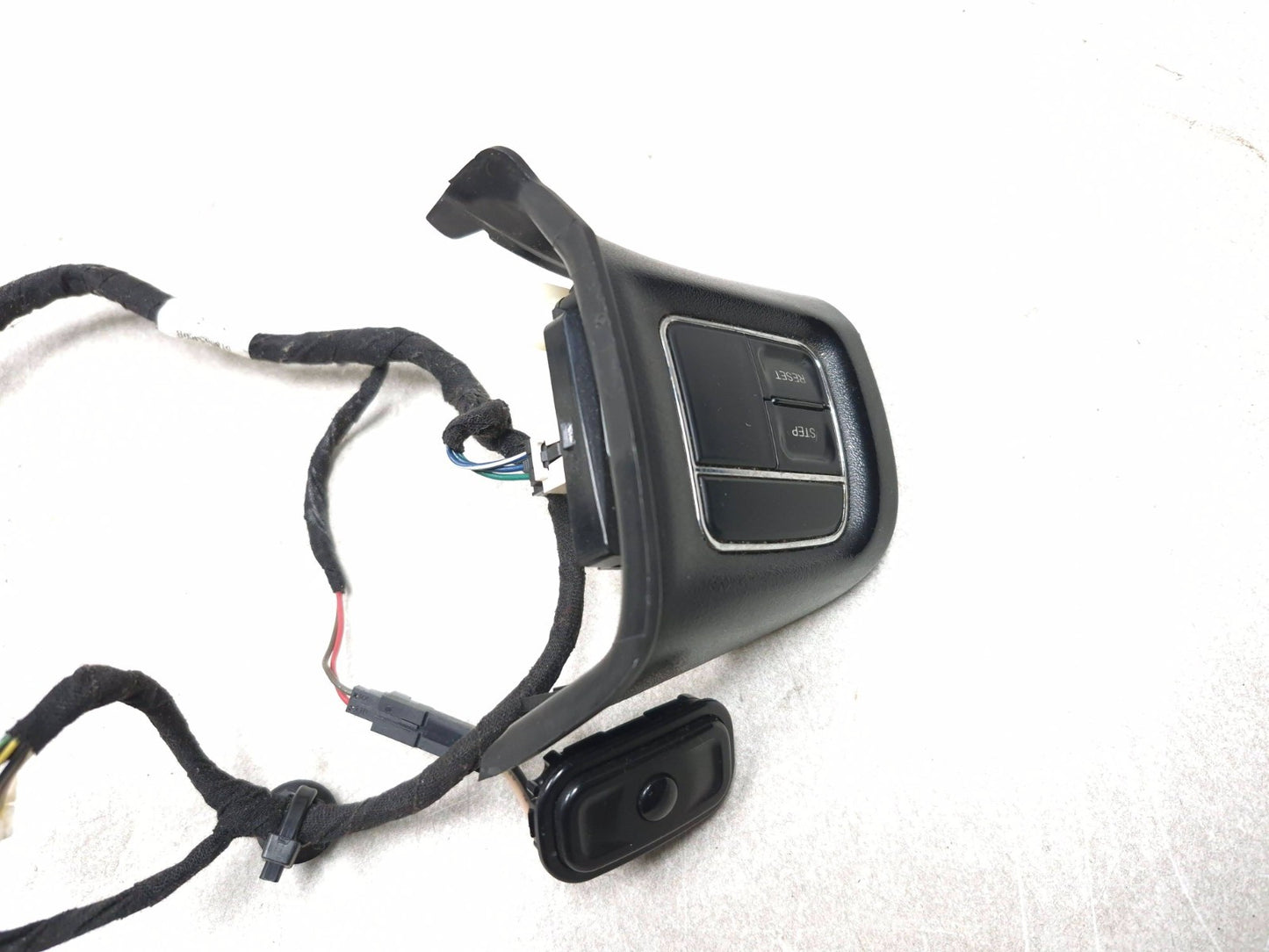 2013 Dodge Grand Caravan Steering Wheel Control Switch Button Oem✅