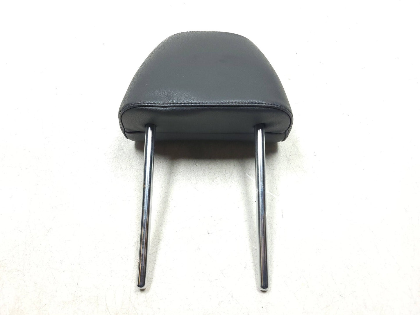 2014 Volkswagen Passat Front Seat Headrest Passenger Right OEM