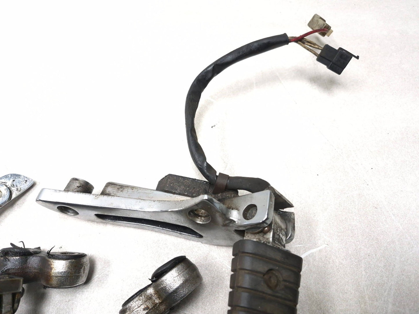 1994 Yamaha Virago Xv1100 Rear & Front Footrest 4 Pcs OEM