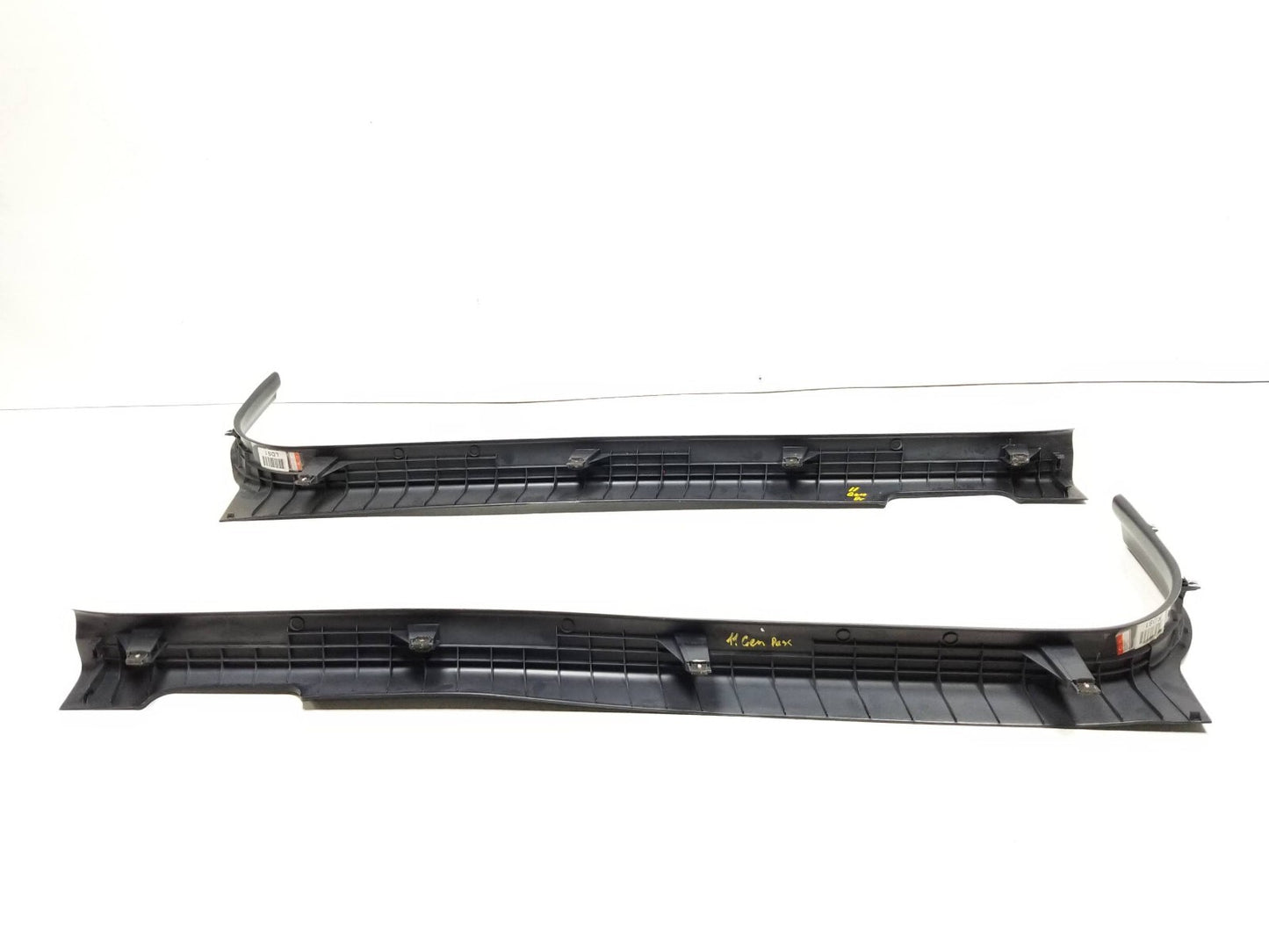 09-16 Hyundai Genesis Coupe Door Sill Scuff Plate Left & Right OEM