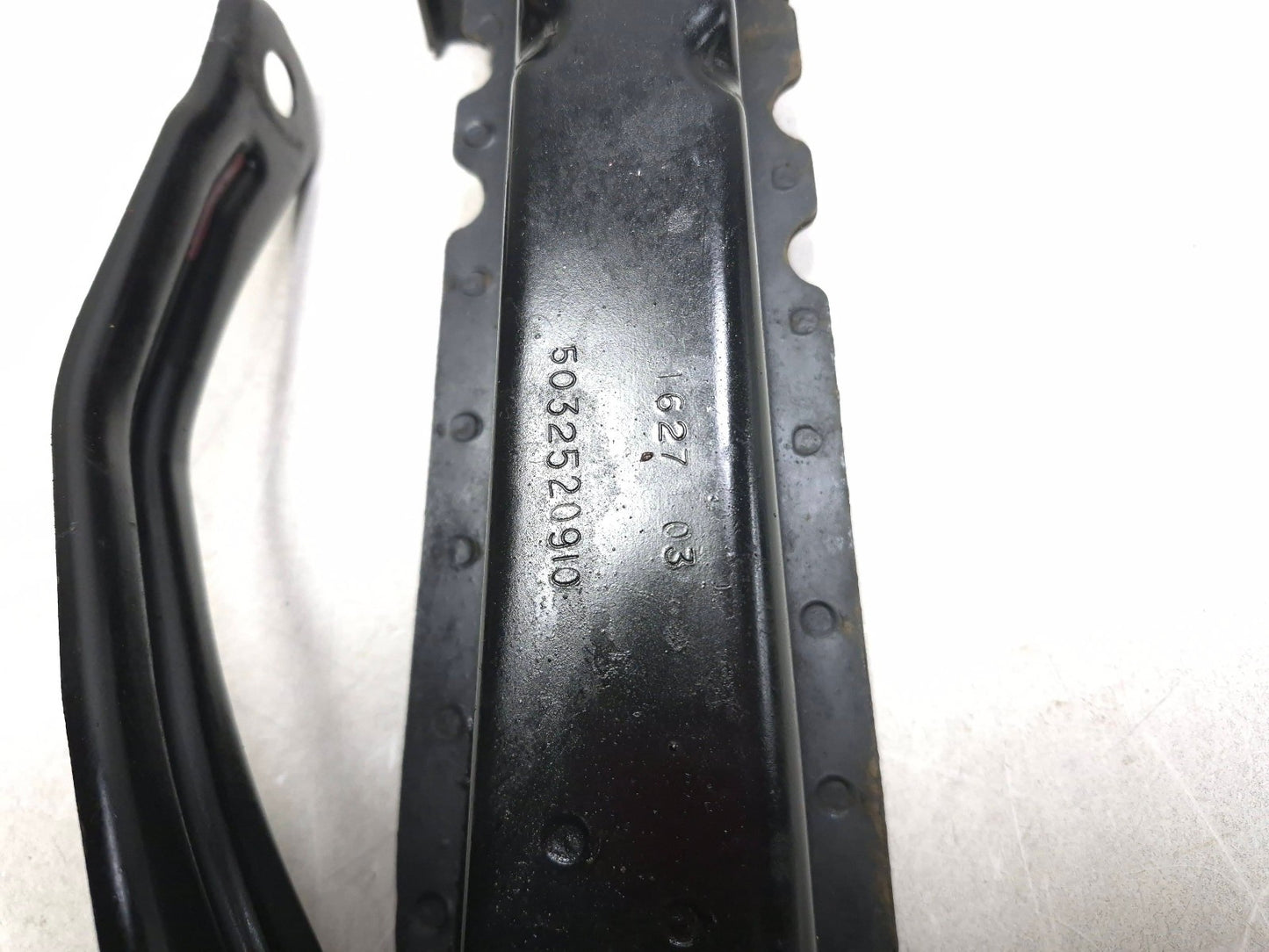 2013 Fiat 500 Turbo Front Left & Right Bumper Impact Bar Bracket OEM