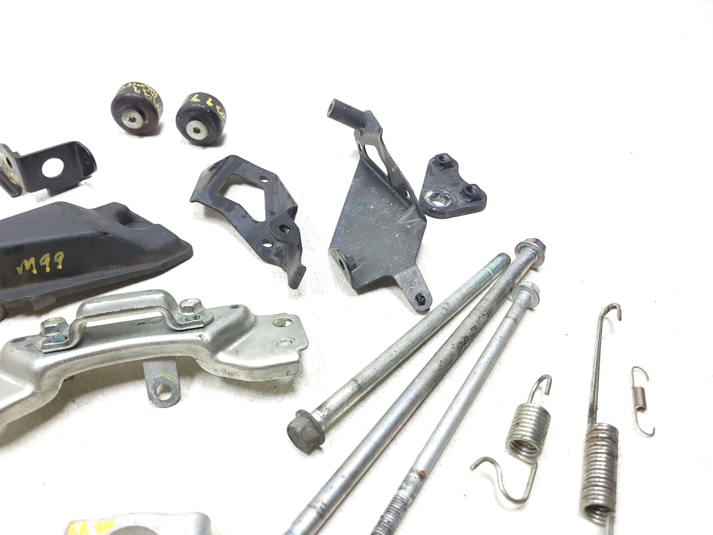 2012 Kawasaki Versys Le650c Misc Bolt & Hardware Bracket Set OEM