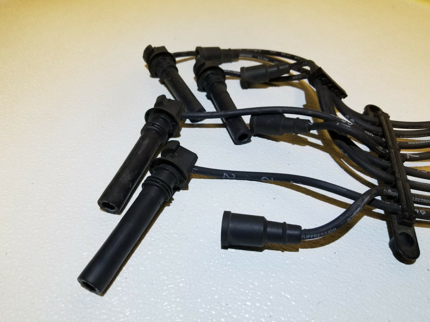 2005 Dodge Magnum Ignition Spark Plug Wiring Cable 8 Pcs OEM