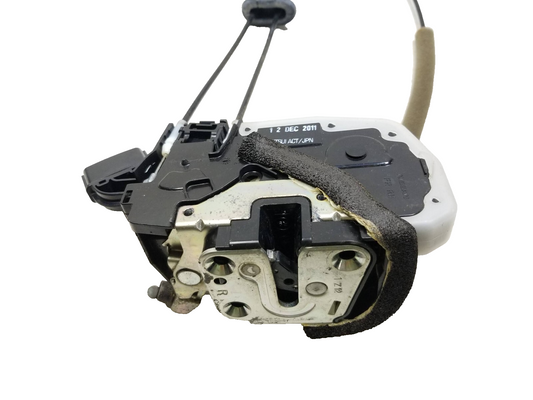 2008 - 2013 Nissan Rogue Front Door Lock Actuator Passenger Side Right OEM