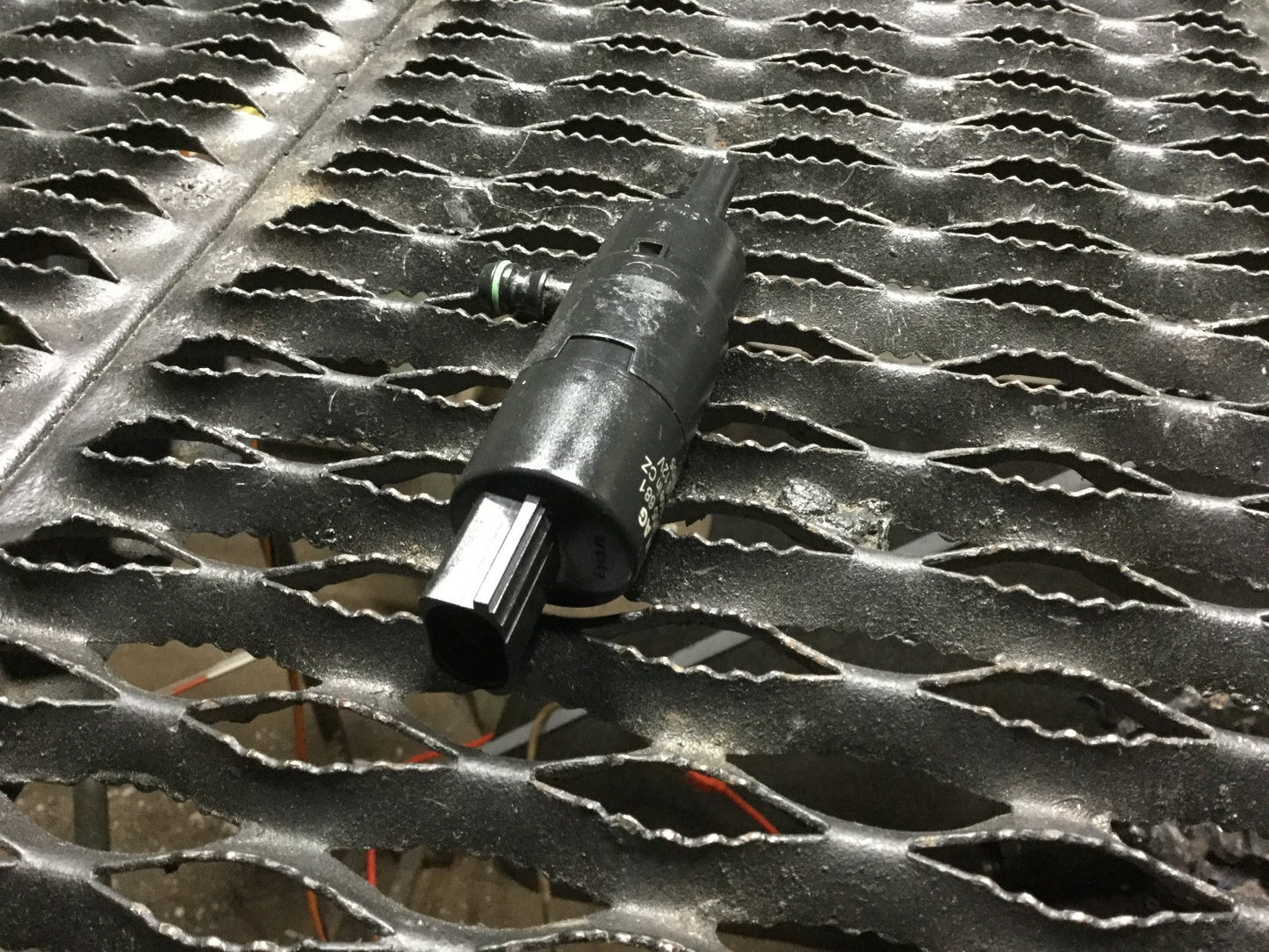 05 06 07 08 09 00 Audi A4 Headlight Washer Pump 3b7955681 OEM