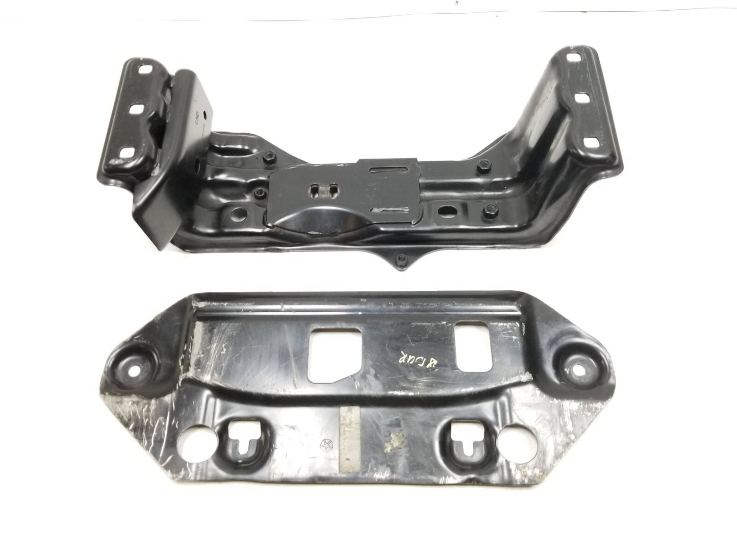 2018 Dodge Durango Automatic Transmission Mount Support Bracket 2pcs OEM