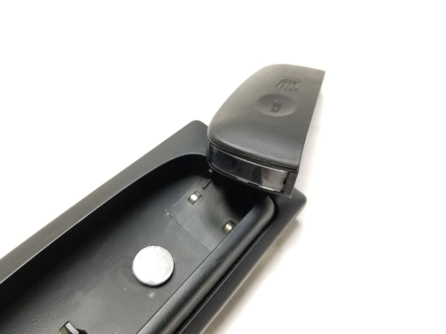 2011 - 2013 Jeep Grand Cherokee Trunk Boot  Interior Light Holder OEM