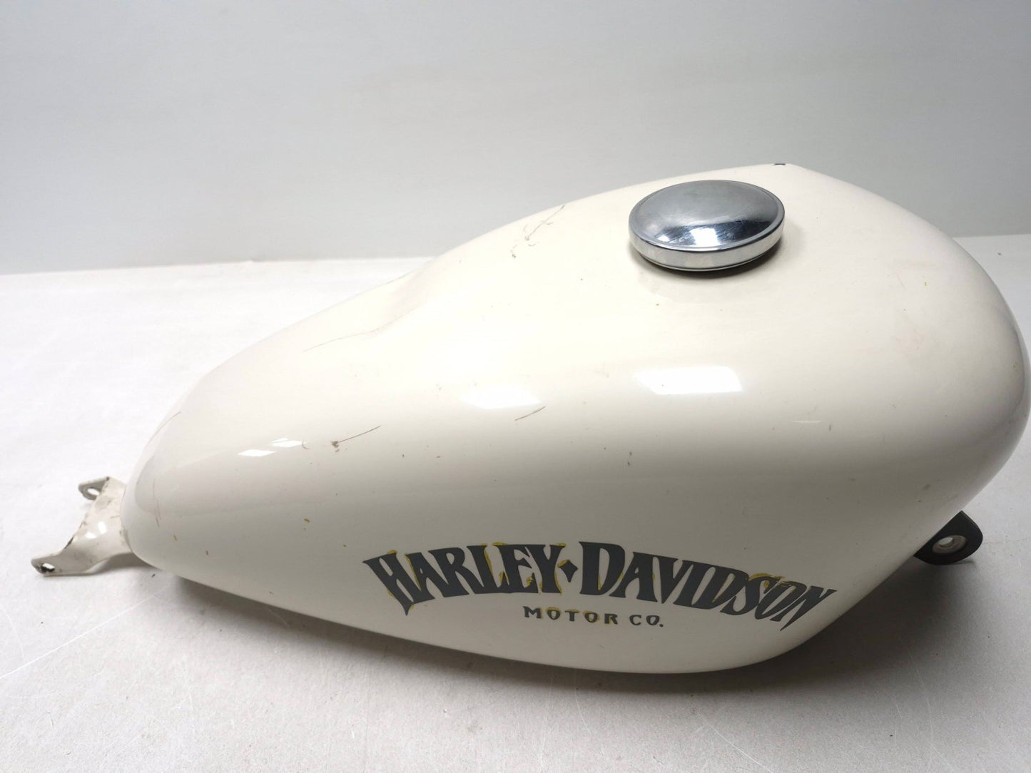 2009 Harley-davidson Sportster Xl883l Fuel Tank * Has Damage *oem