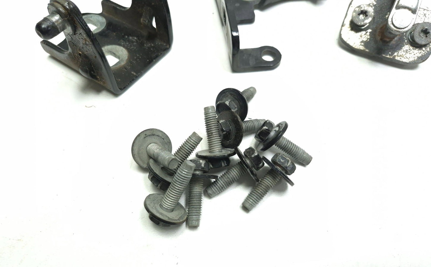2013 Cadillac Escalade Esv Door Hinge W/ Striker Front & Rear Passenger Side OEM
