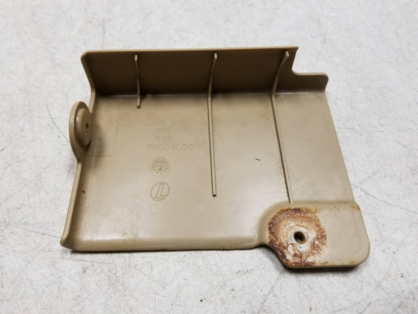 2007 Cadillac Srx Seat Side Trim W/switch Front Passenger Side Right OEM