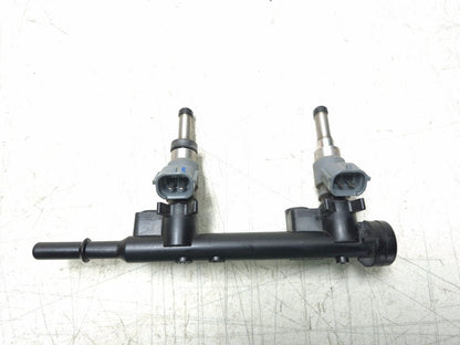 2019 Kawasaki Z400 Er400d Fuel Injector W/ Rail Assy OEM