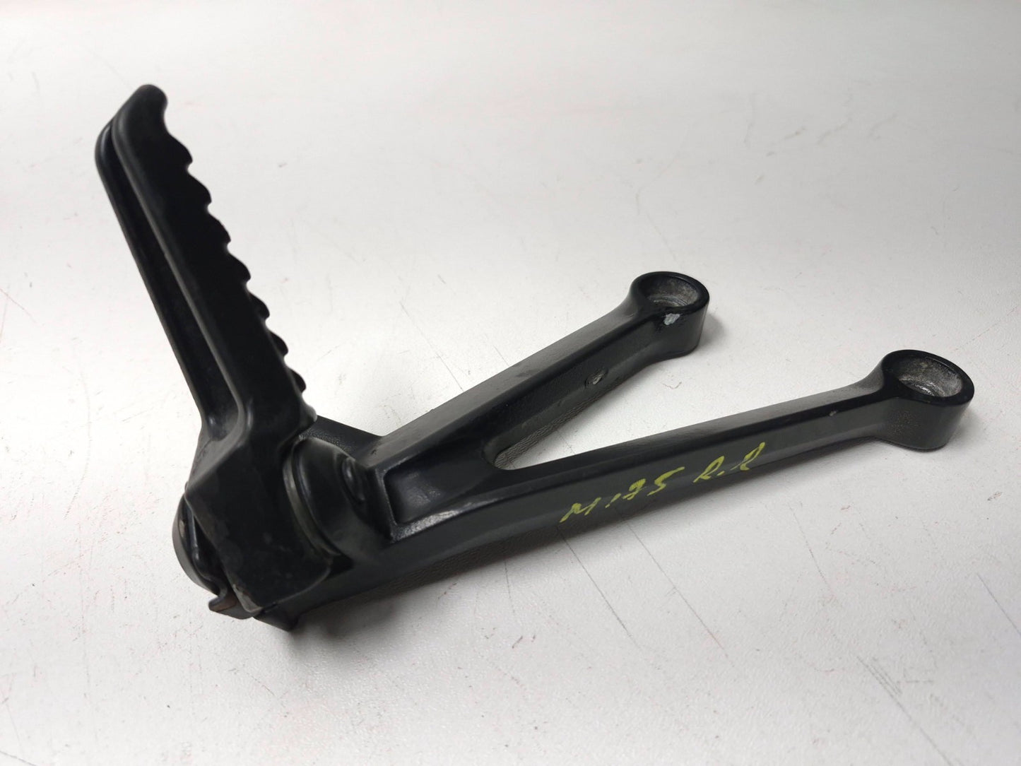 2005 Kawasaki Ninja Zx10r Rear Footrest Left & Right Pair OEM