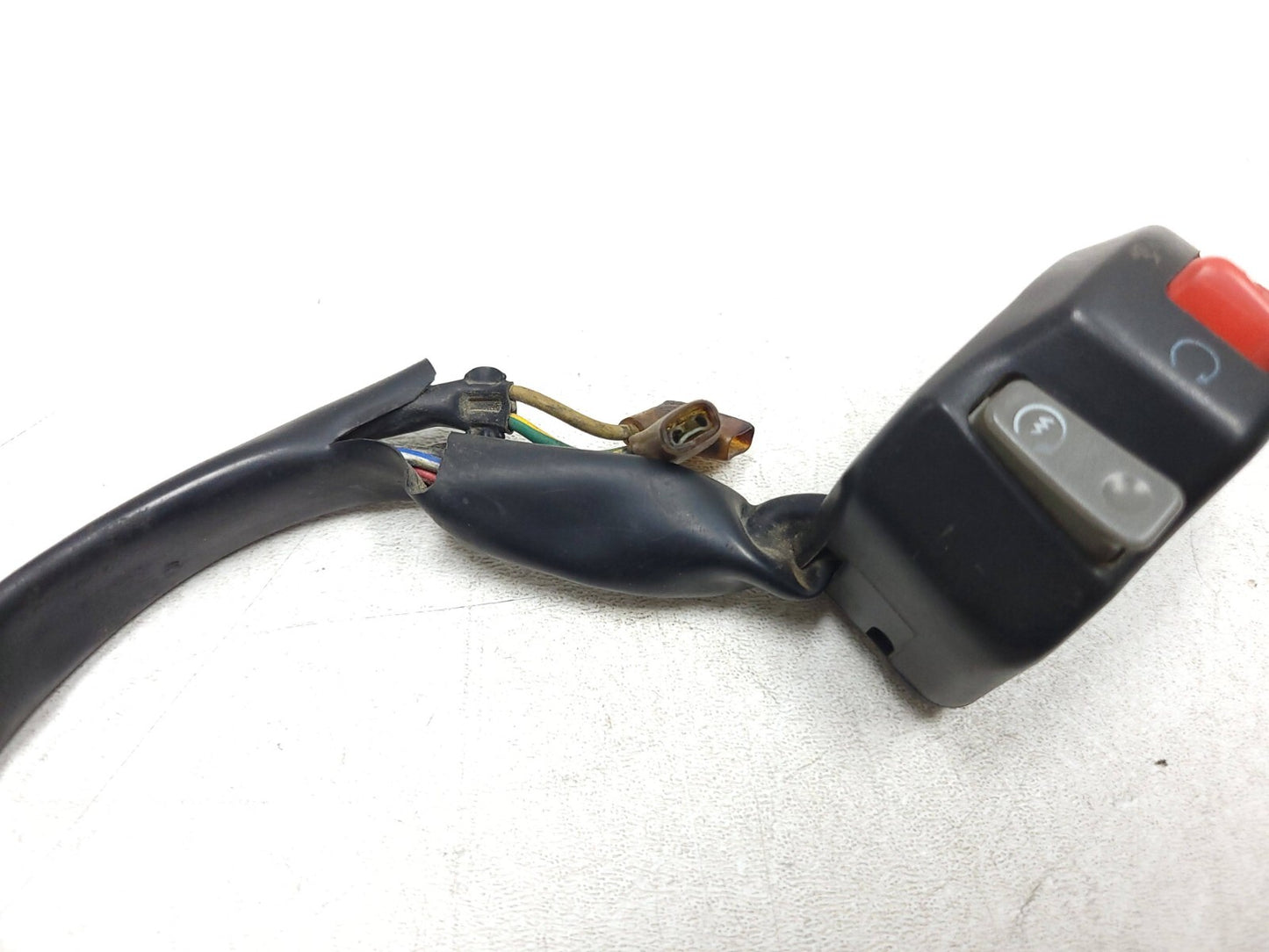 2004 - 2006 Yamaha Yzfr1 R1 Right Handlebar Kill Of Start Switch OEM