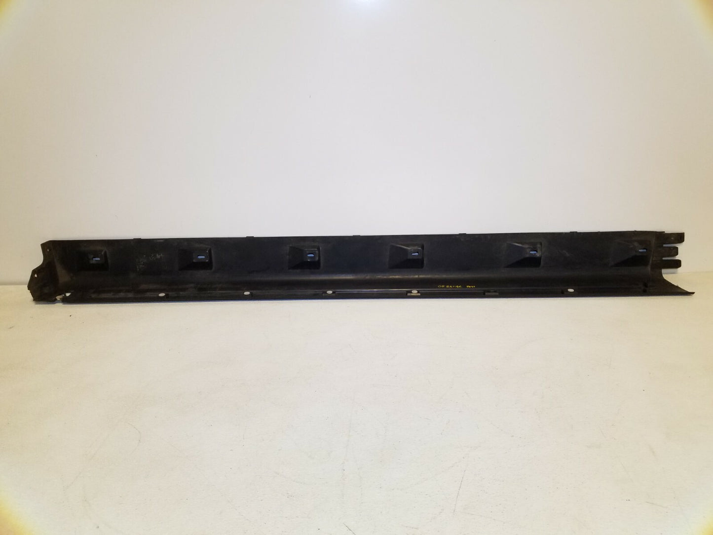 2009 Range Rover Sport Rocker Panel Skirt Molding Right Passenger Side OEM