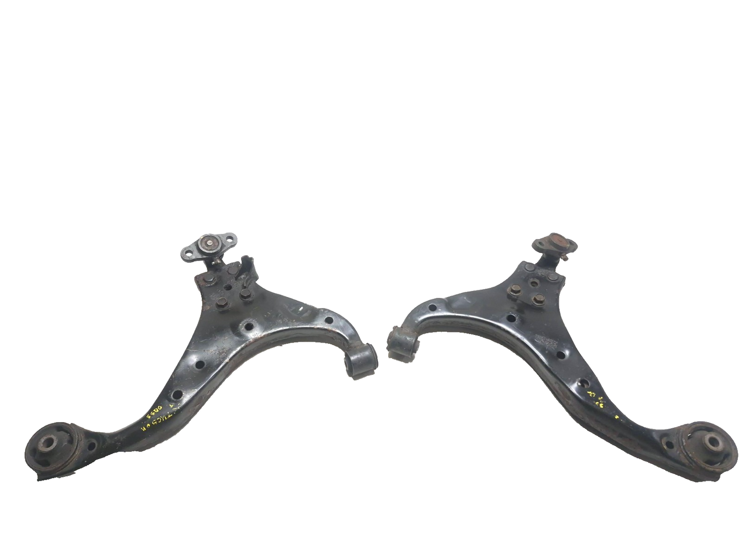 2008 Hyundai Tucson Front Left & Right Lower Control Arm Pair OEM