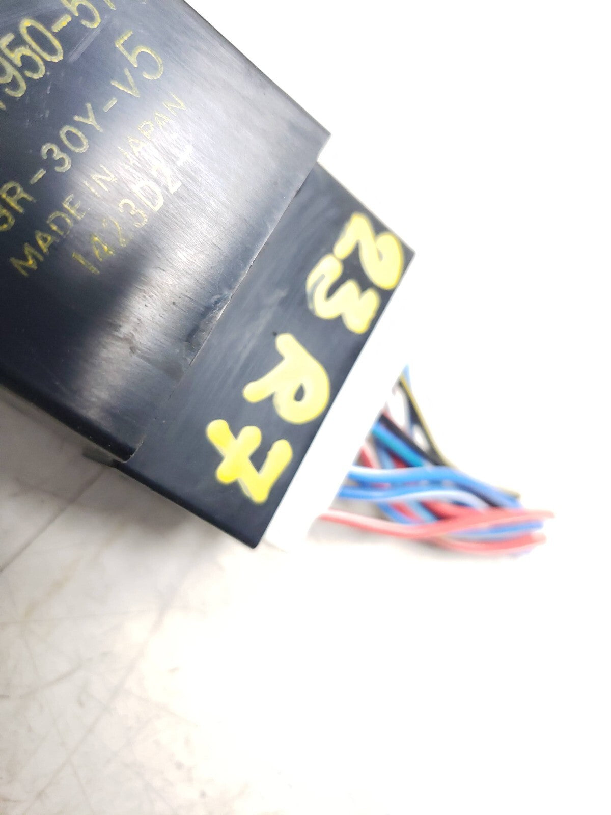 2022-2024 Yamaha Yzf-r7 Yzfr7 Fuse Relay 5vk-81950-51 OEM