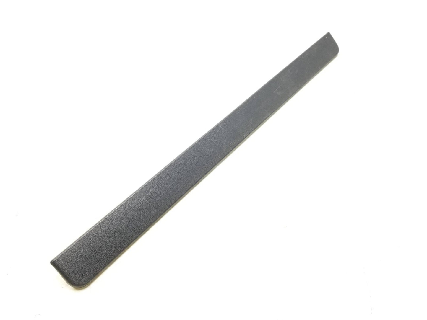 2008 - 2015 Nissan Rogue Door Sill Scuff Plate Trim Passenger Side 2pcs OEM