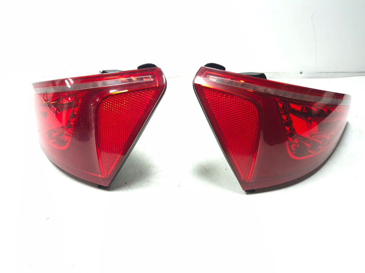 2009-2012 Audi Q5 Rear Tail Light Left & Right OEM