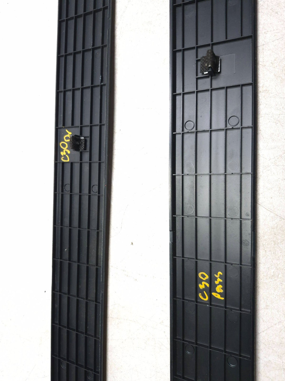 2013 Hyundai Genesis Door Sill Scuff Trim Cover Left & Right OEM