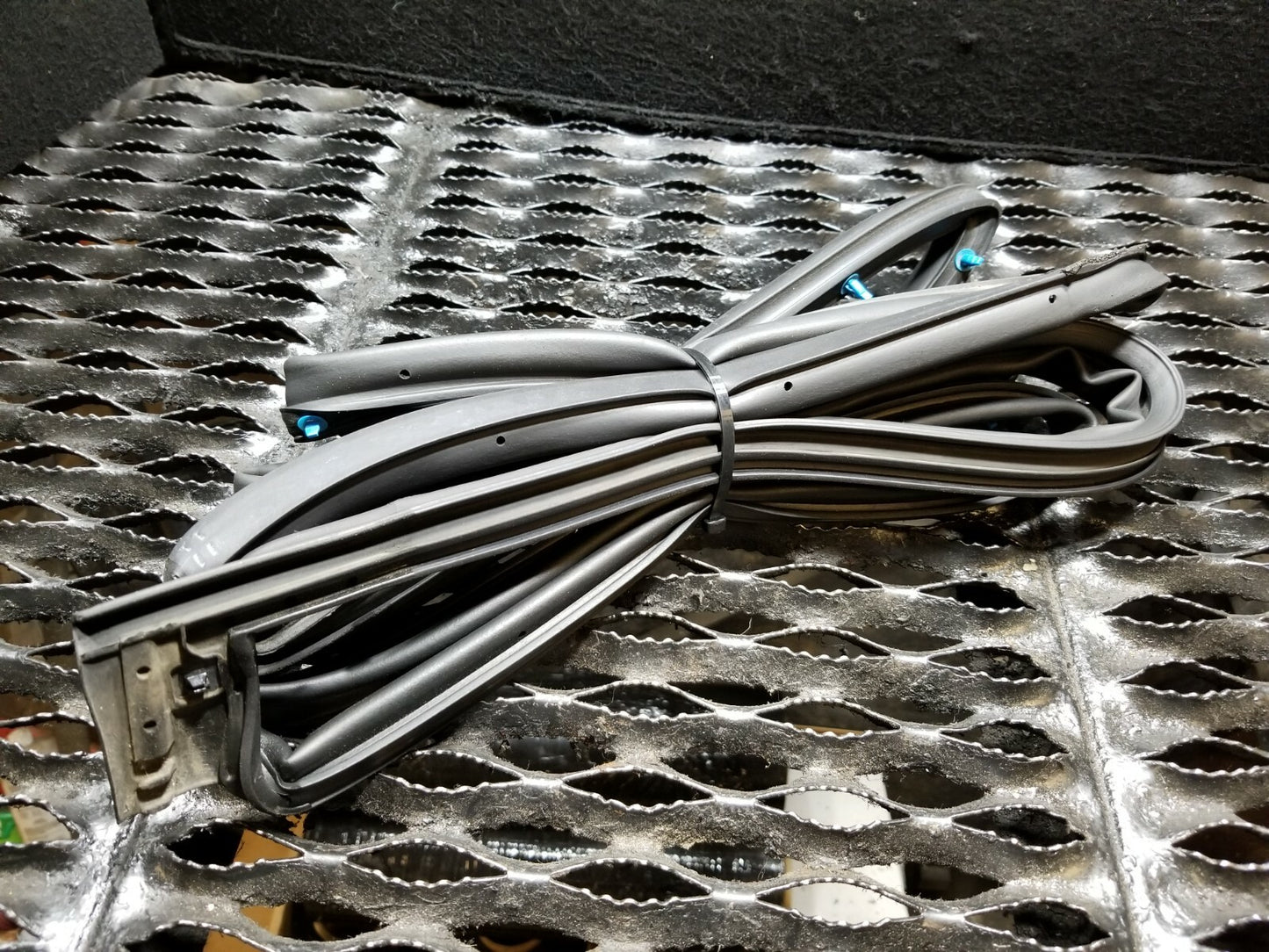 05 06 07 08 09 Toyota Prius Rear Left Driver Side Door Weatherstrip Seal  OEM