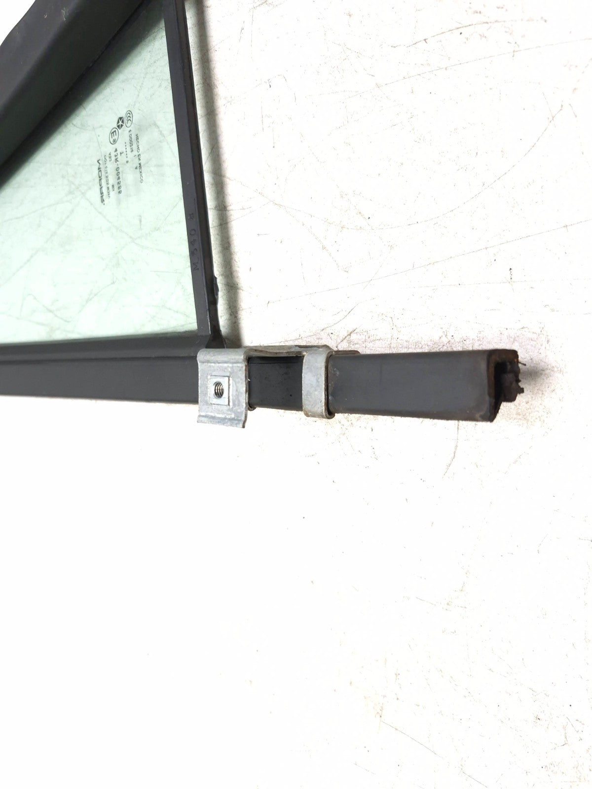 2010 Dodge Caliber Sxt Rear Door Vent Glass Passenger Side Right OEM