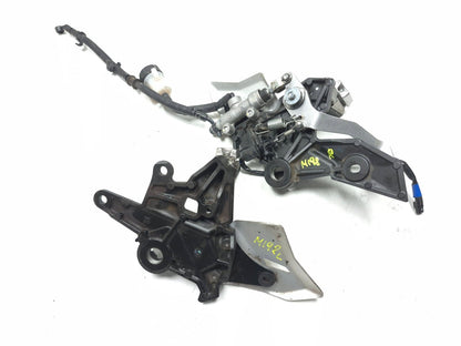 2018 Kawasaki Ninja 650 Ex650 Front Footrest W/master Cylinder Left & Right OEM