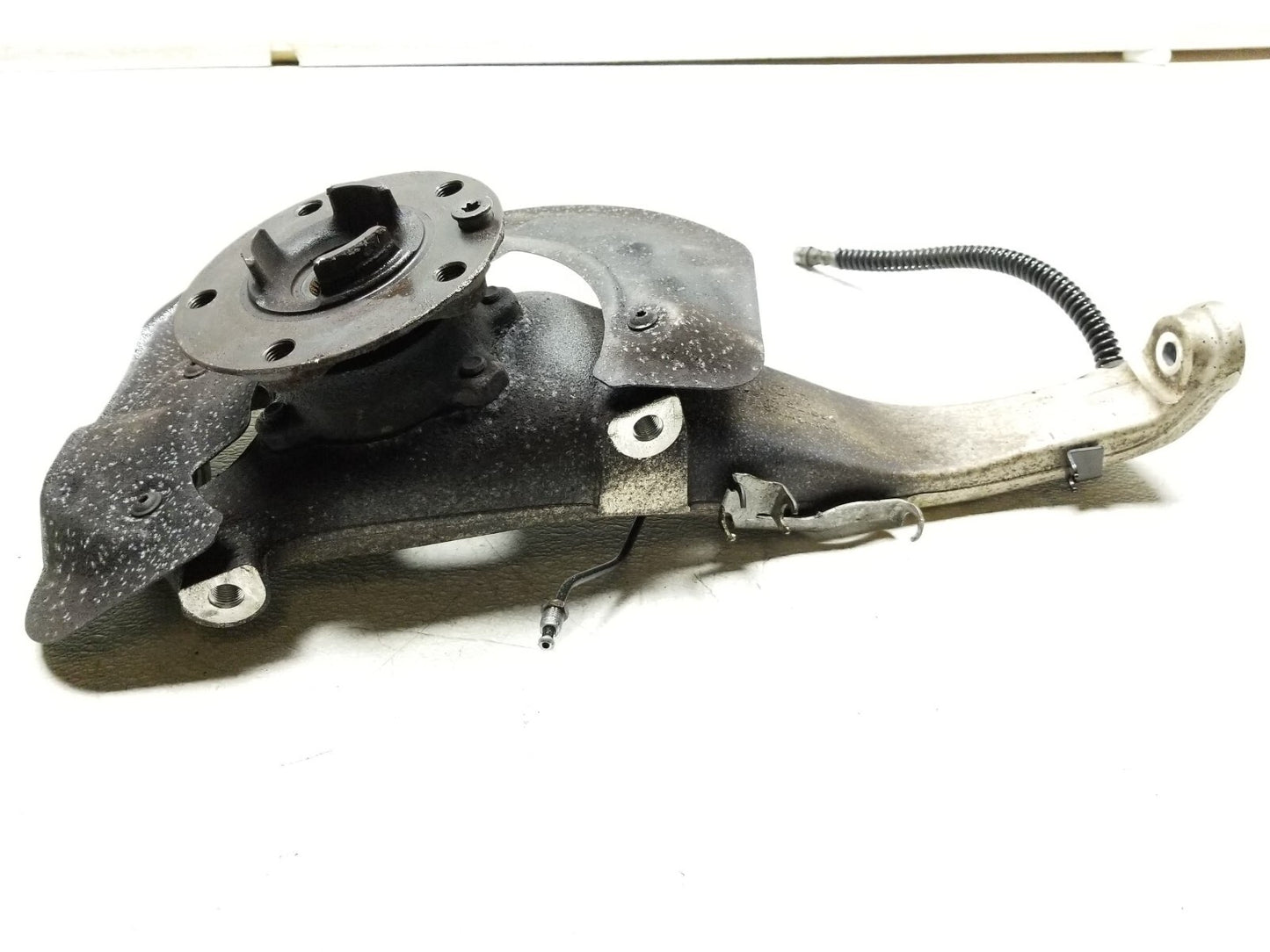 2013 Porsche Cayenne Wheel Spindle Knuckle Front Passenger Side Right OEM