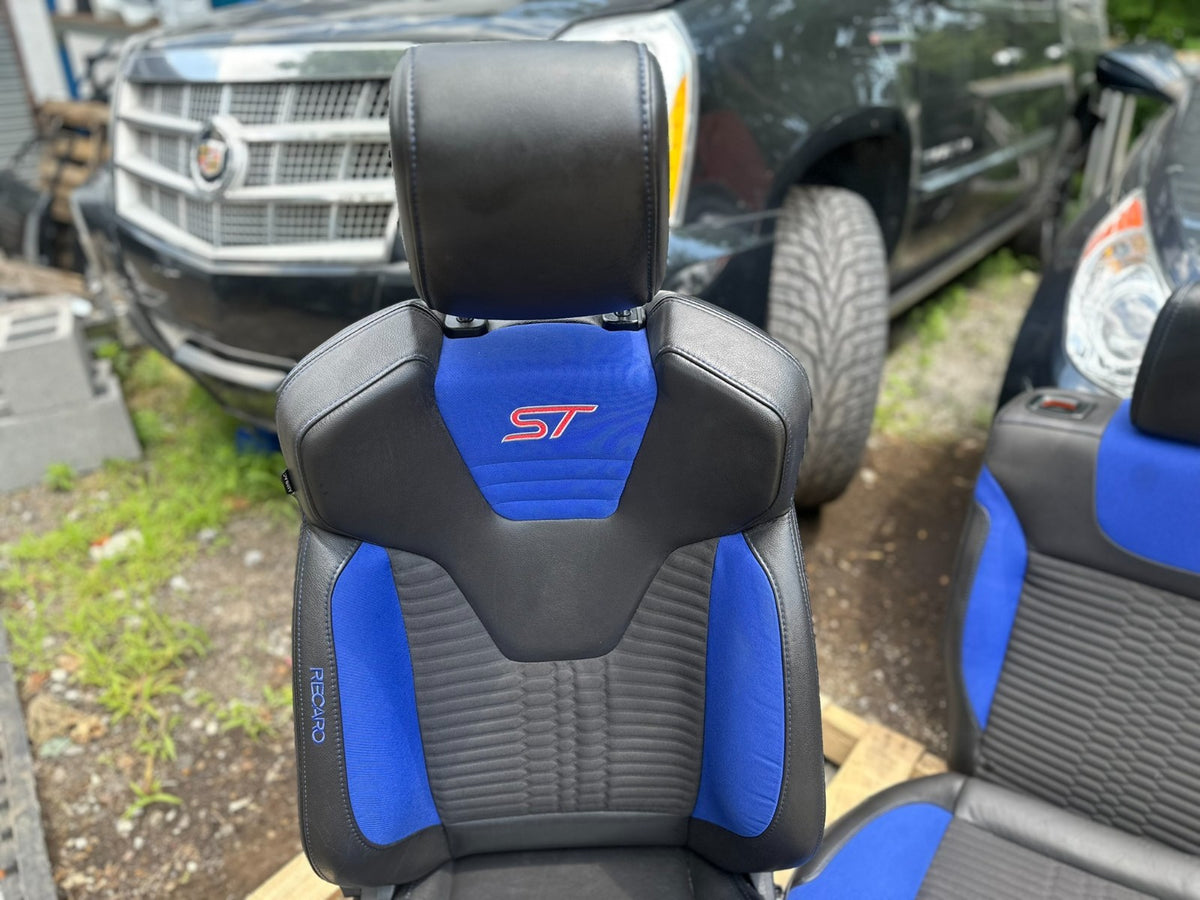 2013 Ford Focus St Seat Front & Rear Recaro OEM